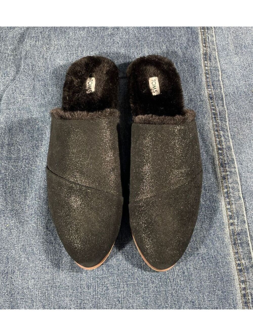 NWOT Tom's sparkly black/black faux fur lined mules slippers Women's 9 1/2